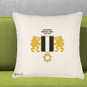 Perna Personalizata CSM Unirea Alba Iulia Fotbal, 40x40 cm, Crem Reliefat, Husa Detasabila, Perna Inclusa, BEKZ®