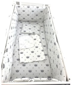 Lenjerie de pat bebelusi 140x70 cm cu aparatori laterale pufoase  cearșaf  păturică dubla și pernuta slim Deseda  Coronite gri pe alb