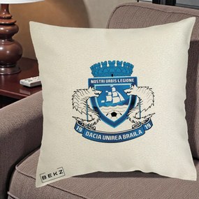 Perna Personalizata Dacia Unirea Braila 1919 Fotbal, 40x40 cm, Ecru, Husa Detasabila, Perna Inclusa, BEKZ®
