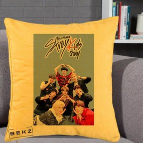 Perna Personalizata K-pop Stray Kids You Make Stray Kids Stay cu Foto Grup, 40x40 cm, Galben, Husa Detasabila, Perna Inclusa, BEKZ®