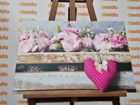 Tablou flori de garoafă într-o cutie de lemn
