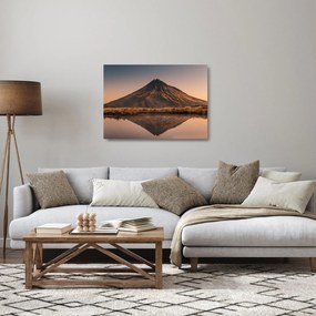 Tablou pe sticlă oglindirea muntelui Taranaki, Noua Zeelanda (70x50 cm)