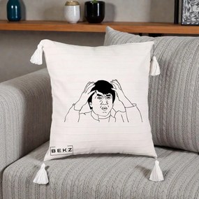 Perna Decorativa Jackie Chan WTF, 40x40 cm, Bej cu Franjuri, Husa Detasabila, Perna Inclusa, BEKZ®