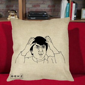 Perna Decorativa Jackie Chan WTF, 40x40 cm, Crem, Husa Detasabila, Perna Inclusa, BEKZ®