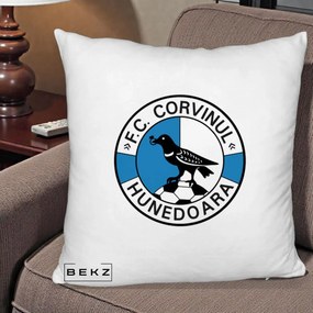 Perna Personalizata FC Corvinul Hunedoara Fotbal, 40x40 cm, Alb Pufos, Husa Detasabila, Perna Inclusa, BEKZ®