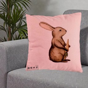 Perna Decorativa Iepuras Acuarela cu Morcov, 40x40 cm, Roz, Husa Detasabila, Perna Inclusa, BEKZ®