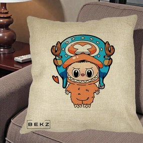 Perna Personalizata Labubu x Tony Tony Chopper, 40x40 cm, Crem, Husa Detasabila, Perna Inclusa, BEKZ®
