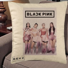 Perna Personalizata K-pop BLACKPINK Poster Roz Tinute Coordonate, 40x40 cm, Bej, Husa Detasabila, Perna Inclusa, BEKZ®
