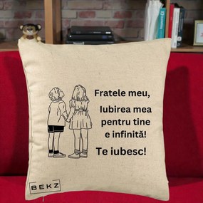 Cadou pentru Frate - Perna Personalizata Fratele Meu Te Iubesc Copii Tinand Maini Line Art, 40x40 cm, Bej, Husa Detasabila, Perna Inclusa, BEKZ®