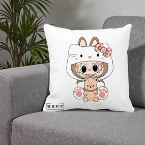 Perna Personalizata Labubu x Hello Kitty, 40x40 cm, Alba Mata, Husa Detasabila, Perna Inclusa, BEKZ®