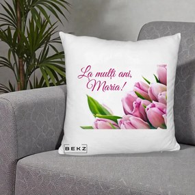 Cadou de Onomastica - Perna Personalizata La Multi Ani Maria Lalele, 40x40 cm, Alb Pufos, Husa Detasabila, Perna Inclusa, BEKZ®