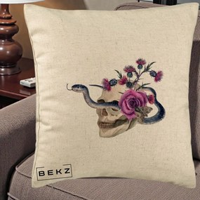 Perna Decorativa Craniu cu Sarpe si Trandafiri Gothic, 40x40 cm, Bej, Husa Detasabila, Perna Inclusa, BEKZ®