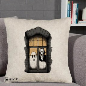 Perna Decorativa Halloween Fantoma si Dracula la Fereastra, 40x40 cm, Bej Canapea, Husa Detasabila, Perna Inclusa, BEKZ®