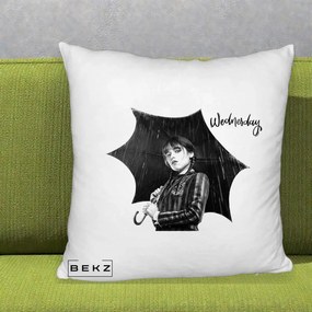 Perna Personalizata Wednesday Addams cu Umbrela Foto, 40x40 cm, Alb Pufos, Husa Detasabila, Perna Inclusa, BEKZ®