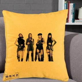 Perna Personalizata K-pop BLACKPINK Tinute Negre Elegante Grup, 40x40 cm, Galben, Husa Detasabila, Perna Inclusa, BEKZ®
