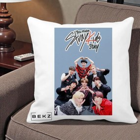 Perna Personalizata K-pop Stray Kids You Make Stray Kids Stay cu Foto Grup, 40x40 cm, Alba Mata, Husa Detasabila, Perna Inclusa, BEKZ®