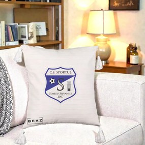 Perna Personalizata CS Sportul Simleu Silvaniei 2007, 40x40 cm, Bej cu Franjuri, Husa Detasabila, Perna Inclusa, BEKZ®