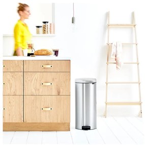 Cos de gunoi cu pedala Brabantia NewIcon 649061, 30 L, Inchidere usoara, Baza antiderapanta, Rezistent la amprente, Inox Mat