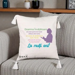 Cadou pentru Invatatoare - Perna Personalizata Doamna Invatatore La Multi Ani cu Silueta si Text Colorat, 40x40 cm, Bej cu Franjuri, Husa Detasabila, Perna Inclusa, BEKZ®