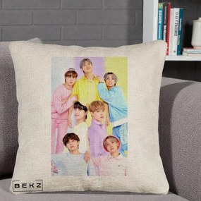 Perna Personalizata K-pop BTS Foto Grup Pastel Colorat cu 7 Membrii, 40x40 cm, Bej Canapea, Husa Detasabila, Perna Inclusa, BEKZ®