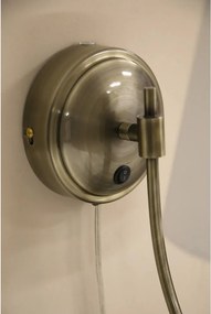 Aplică de perete albă-alămie cu alimentare la priză Amar – Markslöjd