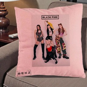 Perna Personalizata K-pop BLACKPINK Fotografie Grup Tinute Edgy, 40x40 cm, Roz, Husa Detasabila, Perna Inclusa, BEKZ®
