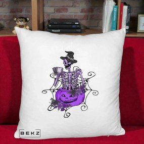 Perna Decorativa Schelet Vrajitor cu Dovleac Violet Halloween, 40x40 cm, Alb Pufos, Husa Detasabila, Perna Inclusa, BEKZ®