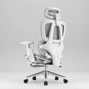 MILANO E06 Executive – Scaun Ergonomic cu Suport Lombar Reglabil în 2 Trepte, Tetieră Reglabilă, Cotiere 3D, Reclinare 135°, Suport pentru Picioare și Bază Metalică, Mesh, Gri