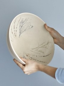 Bol de servire din ceramică, natur, cu ilustrații botanice pictate manual, 30.5x11 cm, „Bea"