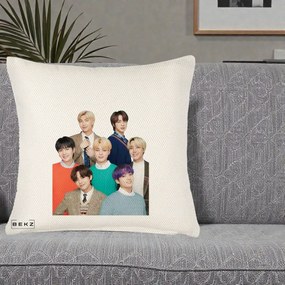 Perna Personalizata K-pop BTS Fotografie Grup Tinute Elegante, 40x40 cm, Crem Reliefat, Husa Detasabila, Perna Inclusa, BEKZ®