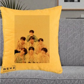 Perna Personalizata K-pop BTS Foto Grup Pastel, 40x40 cm, Galben, Husa Detasabila, Perna Inclusa, BEKZ®