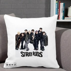 Perna Personalizata K-pop Stray Kids Outfit Negru, 40x40 cm, Alba Mata, Husa Detasabila, Perna Inclusa, BEKZ®