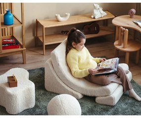 Puf de copii crem cu tapițerie din țesătură bouclé Cloud – Wigiwama