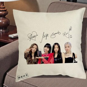 Perna Personalizata K-pop BLACKPINK Semnaturi, 40x40 cm, Ecru, Husa Detasabila, Perna Inclusa, BEKZ®