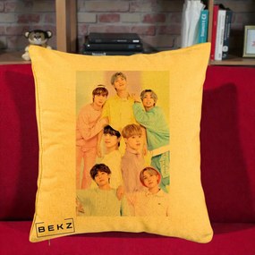 Perna Personalizata K-pop BTS Foto Grup Pastel Colorat cu 7 Membrii, 40x40 cm, Galben, Husa Detasabila, Perna Inclusa, BEKZ®