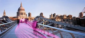 Fotografie connection with dynamic  fibre optic light trail, John Rensten