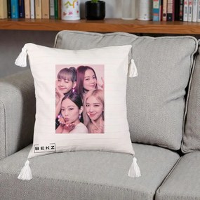 Perna Personalizata K-pop BLACKPINK Foto Grup Selfie Roz cu Glitter, 40x40 cm, Bej cu Franjuri, Husa Detasabila, Perna Inclusa, BEKZ®
