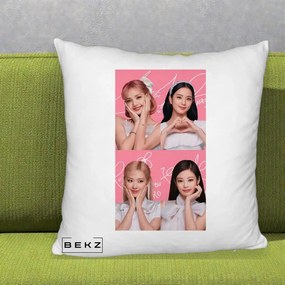 Perna Personalizata K-pop BLACKPINK Colaj Roz, 40x40 cm, Alb Pufos, Husa Detasabila, Perna Inclusa, BEKZ®