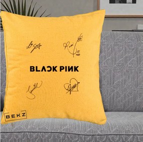 Perna Personalizata K-pop BLACKPINK Tinute Negre Grup Simplu, 40x40 cm, Galben, Husa Detasabila, Perna Inclusa, BEKZ®