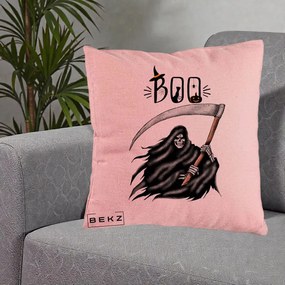 Perna Decorativa Halloween Boo Grim Reaper cu Coasa, 40x40 cm, Roz, Husa Detasabila, Perna Inclusa, BEKZ®