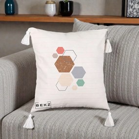 Perna Decorativa Geometric Hexagoane Multicolor, 40x40 cm, Bej cu Franjuri, Husa Detasabila, Perna Inclusa, BEKZ®