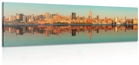 Tablou fascinantul New York reflectat în apă