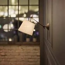 Aplica de perete cu brat articulat Snodo