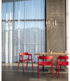 Scaun de dining roșu cu cotiere din lemn de stejar Flip – Gazzda