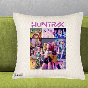 Perna Personalizata K-pop HUNTRX Colaj Animat Foto Grup, 40x40 cm, Crem Reliefat, Husa Detasabila, Perna Inclusa, BEKZ®