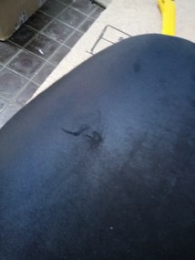 OFERTA Scaun de catifea negru ASTI cu picioare negre II. calitate