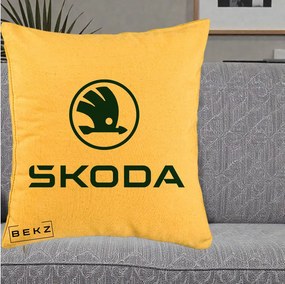 Perna Personalizata cu emblema Skoda, 40x40 cm, Galben, Husa Detasabila, Perna Inclusa, BEKZ®
