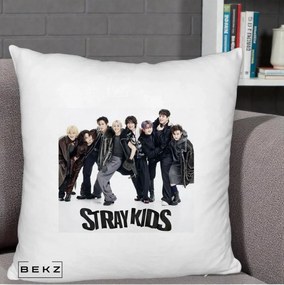 Perna Personalizata K-pop Stray Kids Outfit Negru, 40x40 cm, Alb Pufos, Husa Detasabila, Perna Inclusa, BEKZ®