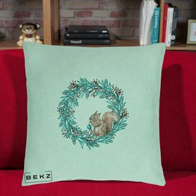 Perna Decorativa Coroana Turcoaz cu Veverita, 40x40 cm, Verde Menta, Husa Detasabila, Perna Inclusa, BEKZ®