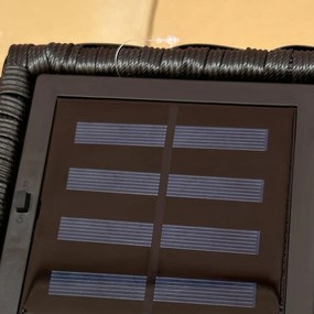 Outsunny Lampă de exterior cu panou solar, activare automată, 8 ore de funcționare, imitație de ratan, oțel, 15,5 x 15,5 x 46 cm, Negru | Aosom Romania